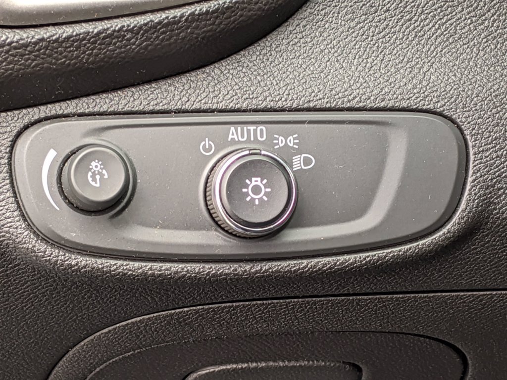 2017 Chevrolet Trax LS - Photo 11 - Los Angeles, CA 91306