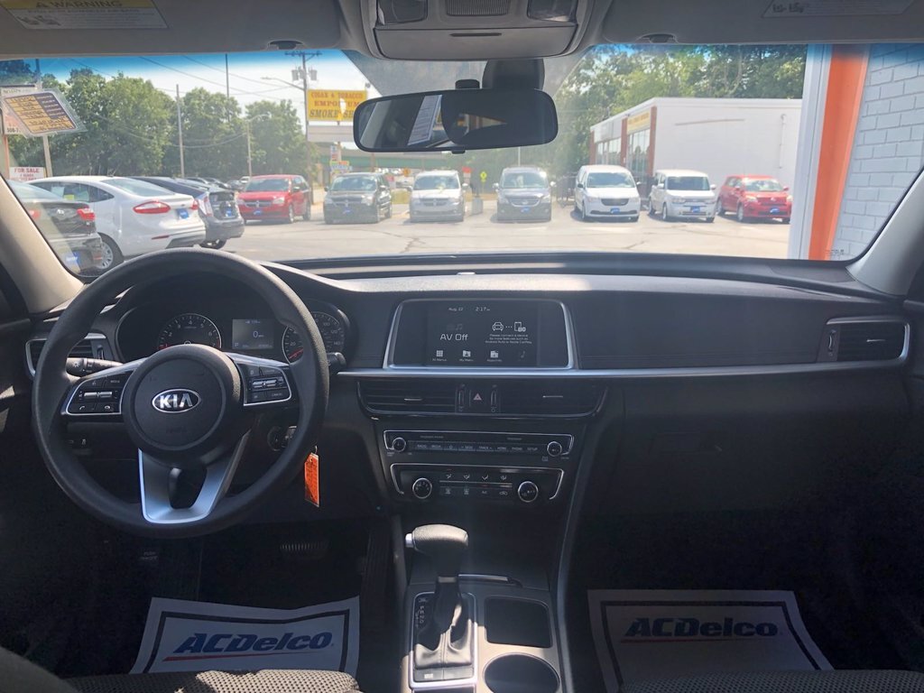 2019 Kia Optima LX - Photo 9 - Los Angeles, CA 91306