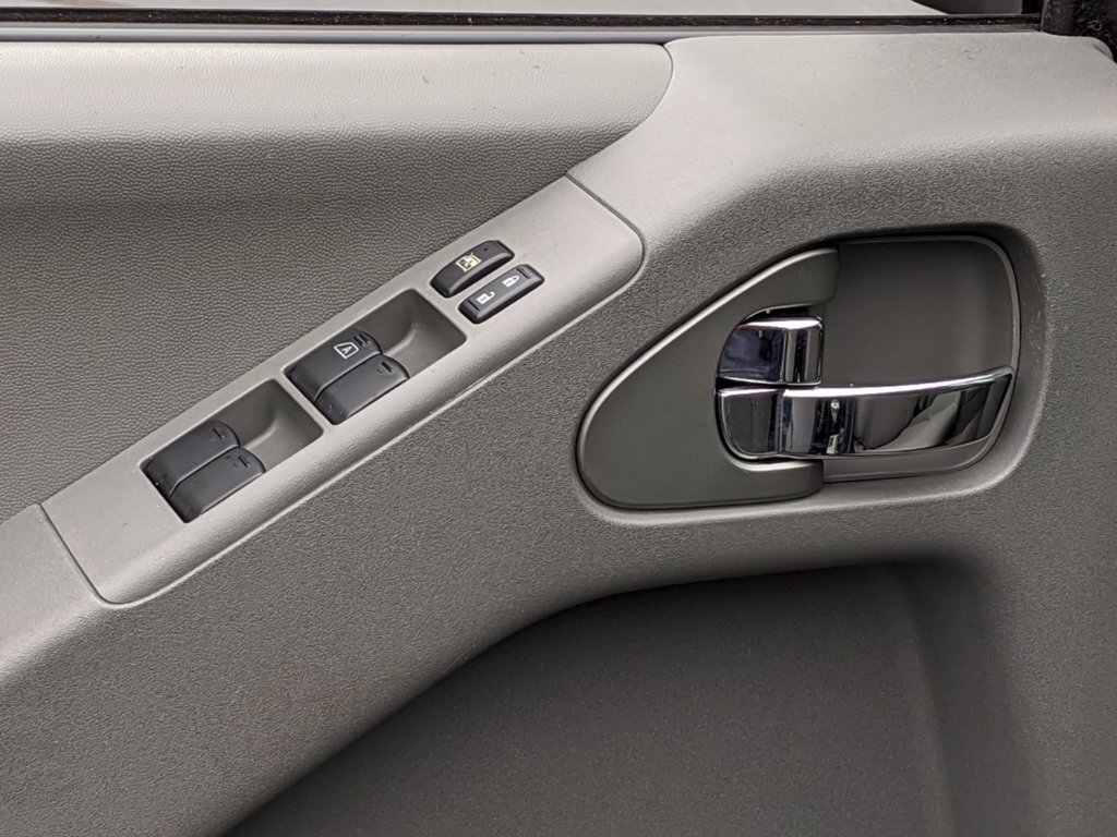 2016 Nissan Frontier SV - Photo 10 - Los Angeles, CA 91306