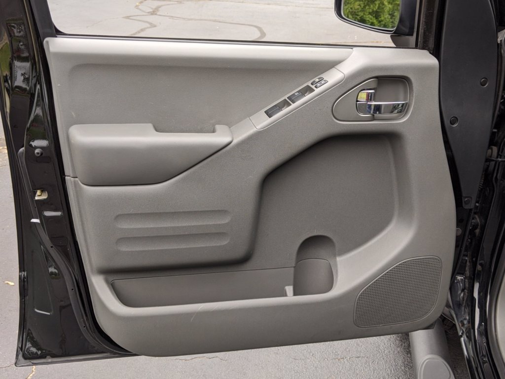 2016 Nissan Frontier SV - Photo 9 - Los Angeles, CA 91306