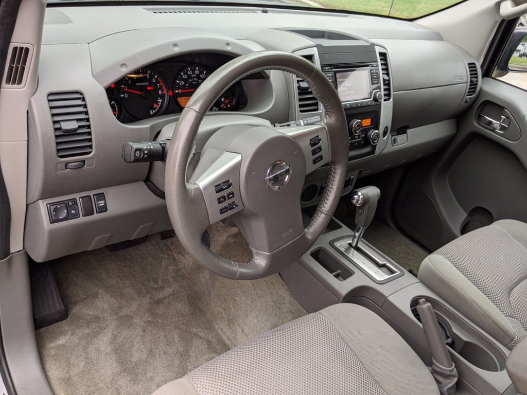 2016 Nissan Frontier SV - Photo 13 - Los Angeles, CA 91306