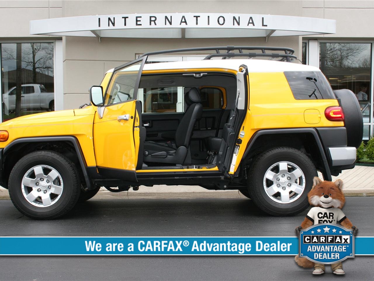 2007 Toyota FJ Cruiser 4dr SUV - Photo 4 - Los Angeles, CA 91306