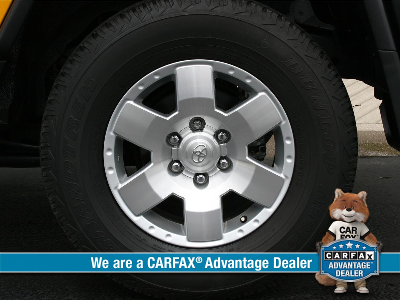 2007 Toyota FJ Cruiser 4dr SUV - Photo 13 - Los Angeles, CA 91306