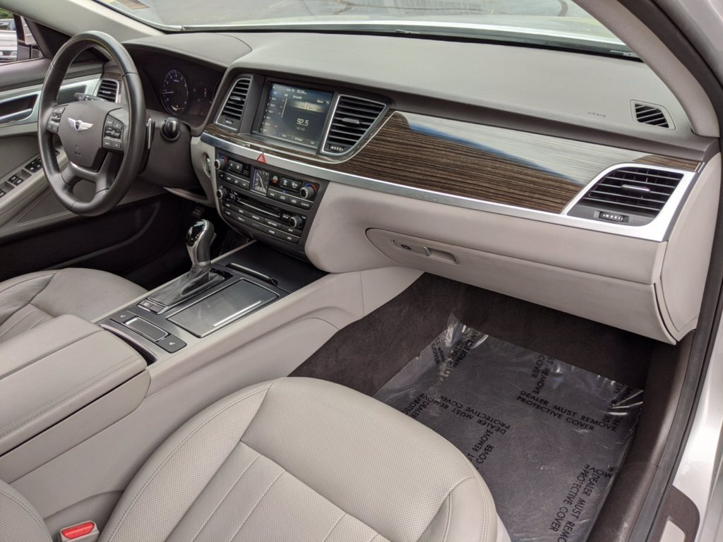 2016 Hyundai Genesis 3.8L - Photo 27 - Los Angeles, CA 91306