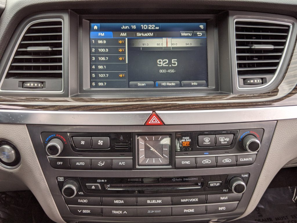 2016 Hyundai Genesis 3.8L - Photo 20 - Los Angeles, CA 91306