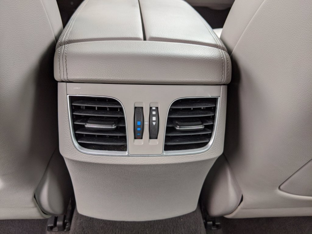 2016 Hyundai Genesis 3.8L - Photo 22 - Los Angeles, CA 91306