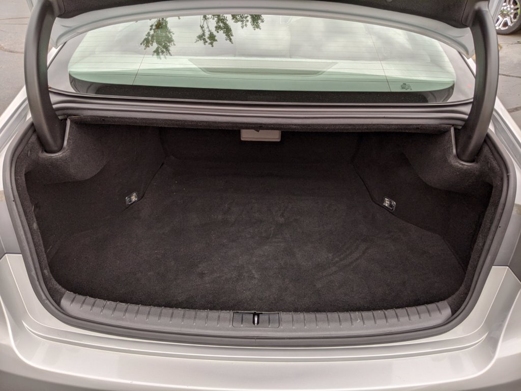 2016 Hyundai Genesis 3.8L - Photo 24 - Los Angeles, CA 91306