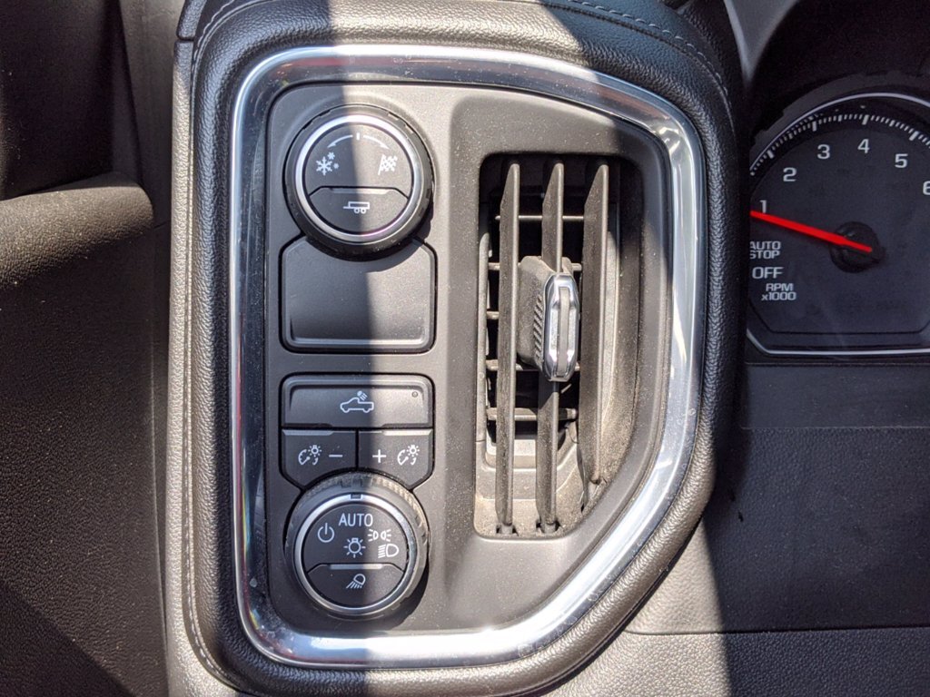 2019 Chevrolet Silverado 1500 LT - Photo 11 - Los Angeles, CA 91306