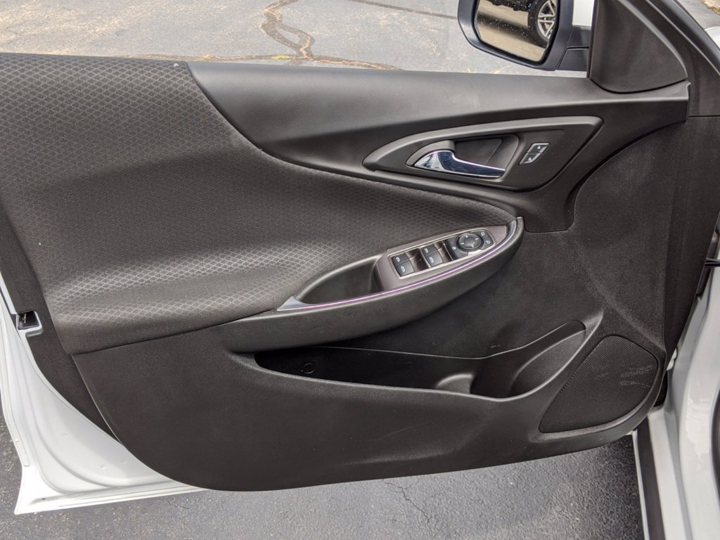 2020 Chevrolet Malibu LT - Photo 9 - Los Angeles, CA 91306