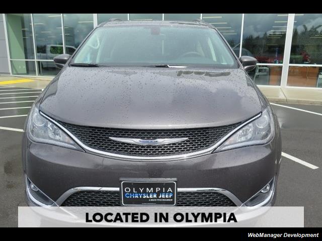 2017 Chrysler Pacifica Touring-L - Photo 8 - Los Angeles, CA 91306