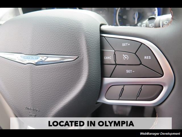 2017 Chrysler Pacifica Touring-L - Photo 16 - Los Angeles, CA 91306