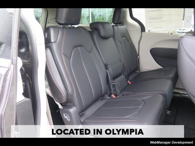 2017 Chrysler Pacifica Touring-L - Photo 28 - Los Angeles, CA 91306