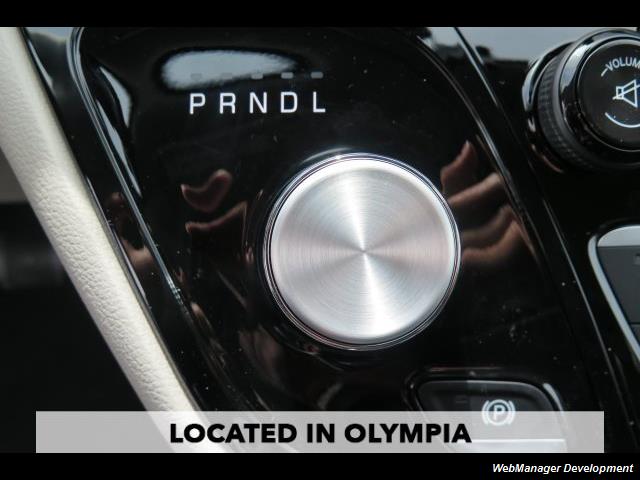 2017 Chrysler Pacifica Touring-L - Photo 12 - Los Angeles, CA 91306