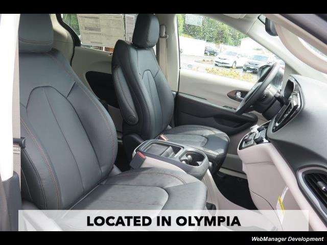 2017 Chrysler Pacifica Touring-L - Photo 30 - Los Angeles, CA 91306