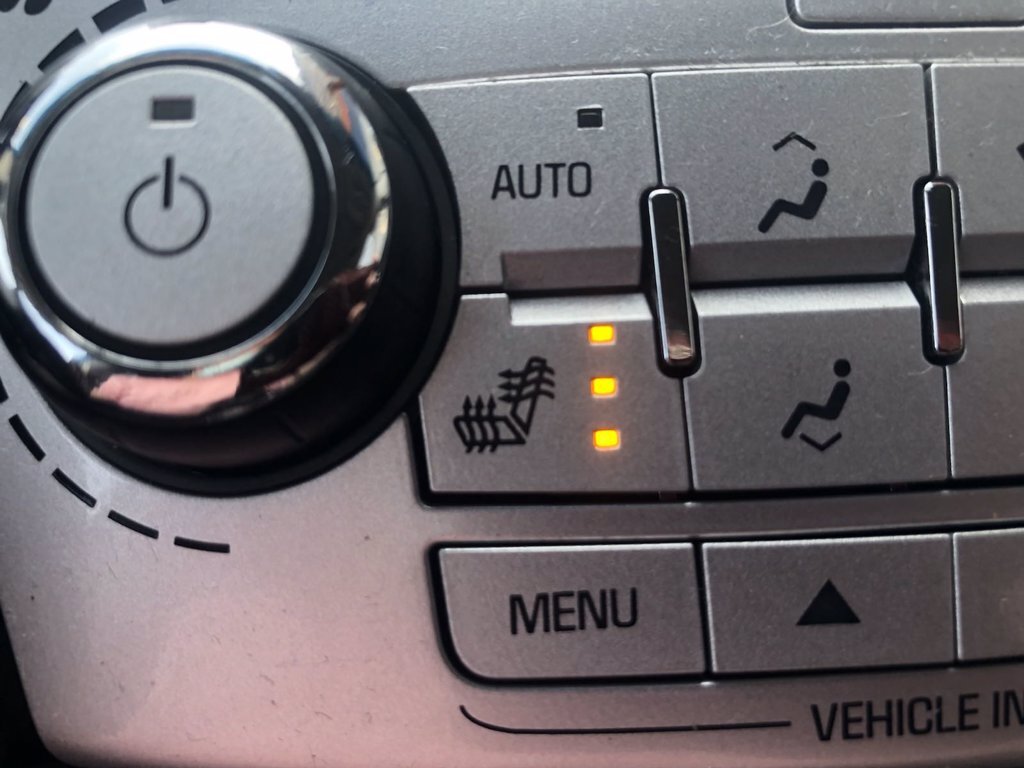 2011 Chevrolet Equinox LT - Photo 13 - Los Angeles, CA 91306