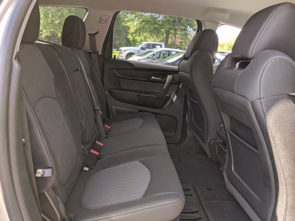 2017 Chevrolet Traverse LT - Photo 26 - Los Angeles, CA 91306