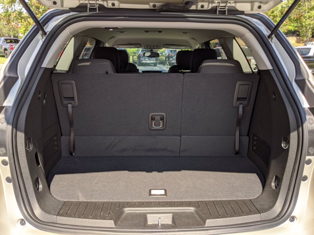 2017 Chevrolet Traverse LT - Photo 24 - Los Angeles, CA 91306