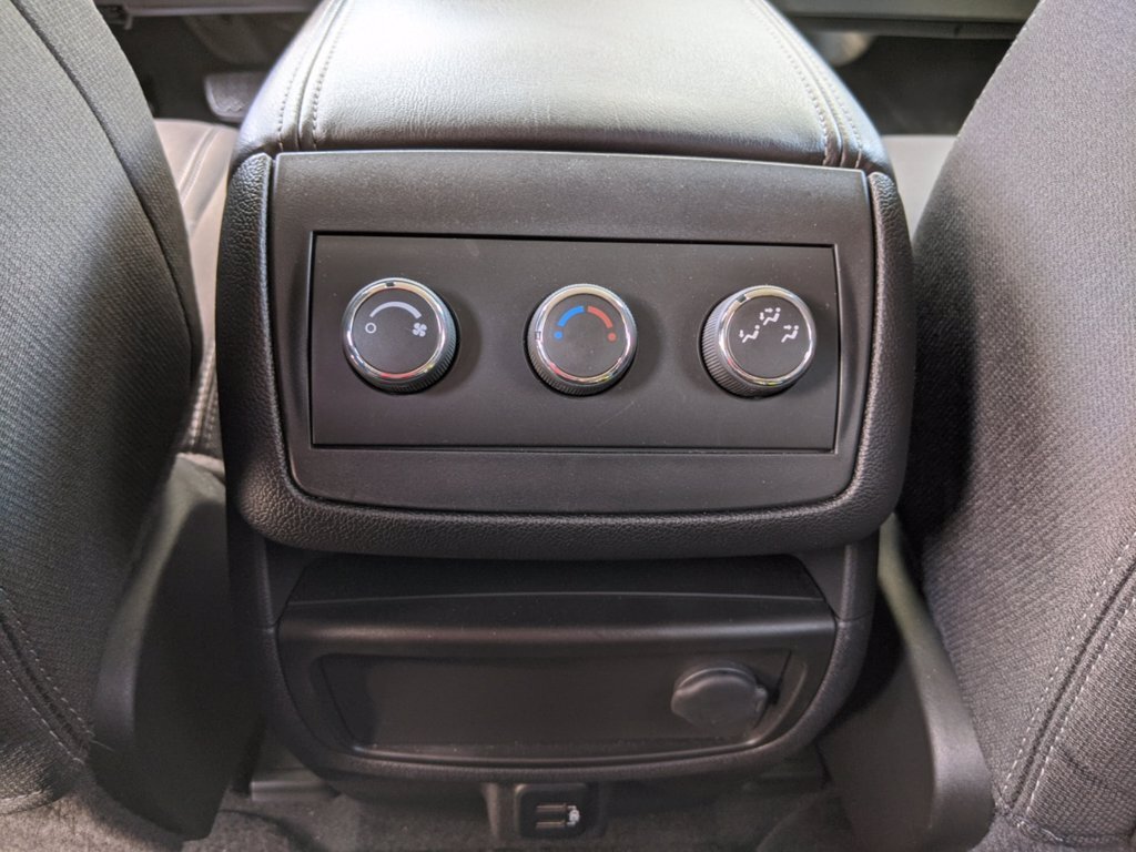 2017 Chevrolet Traverse LT - Photo 21 - Los Angeles, CA 91306