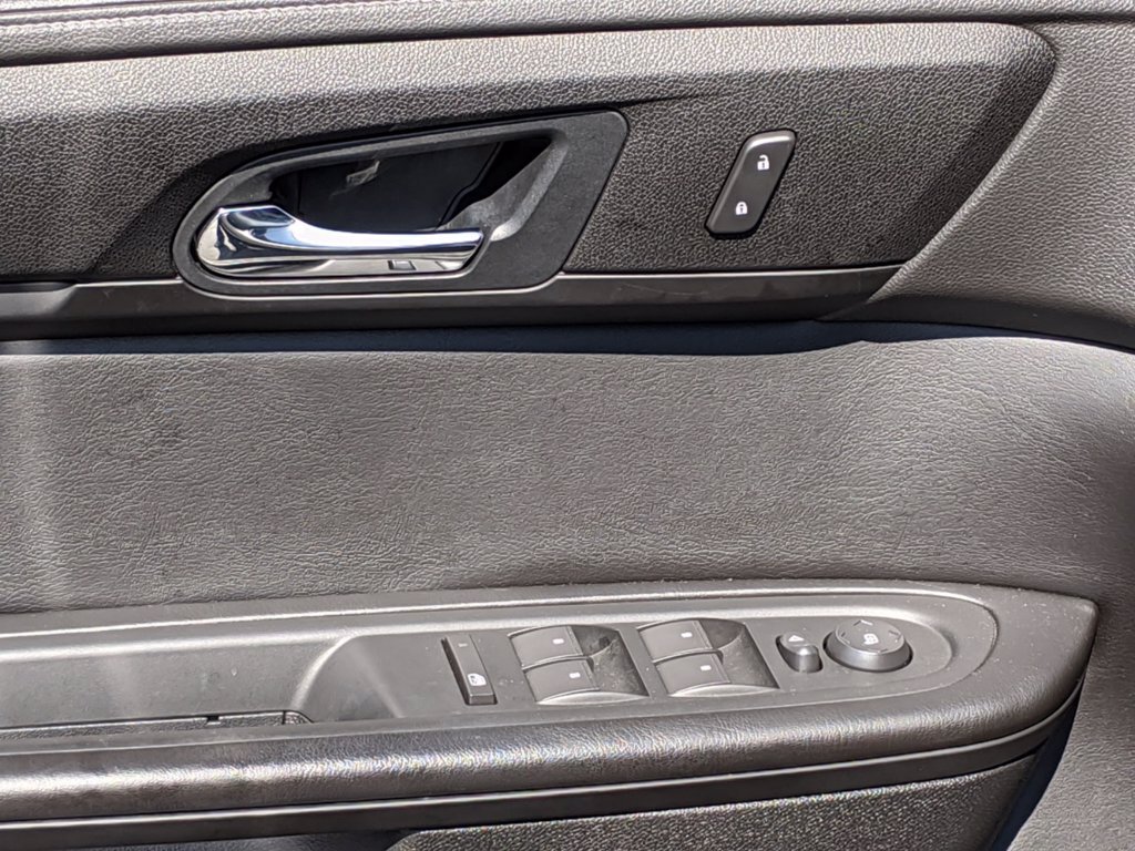 2017 Chevrolet Traverse LT - Photo 10 - Los Angeles, CA 91306