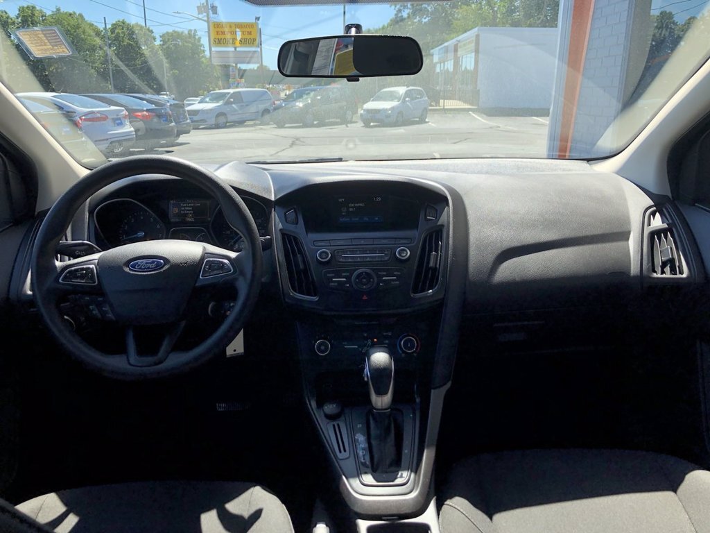 2018 Ford Focus SE - Photo 9 - Los Angeles, CA 91306