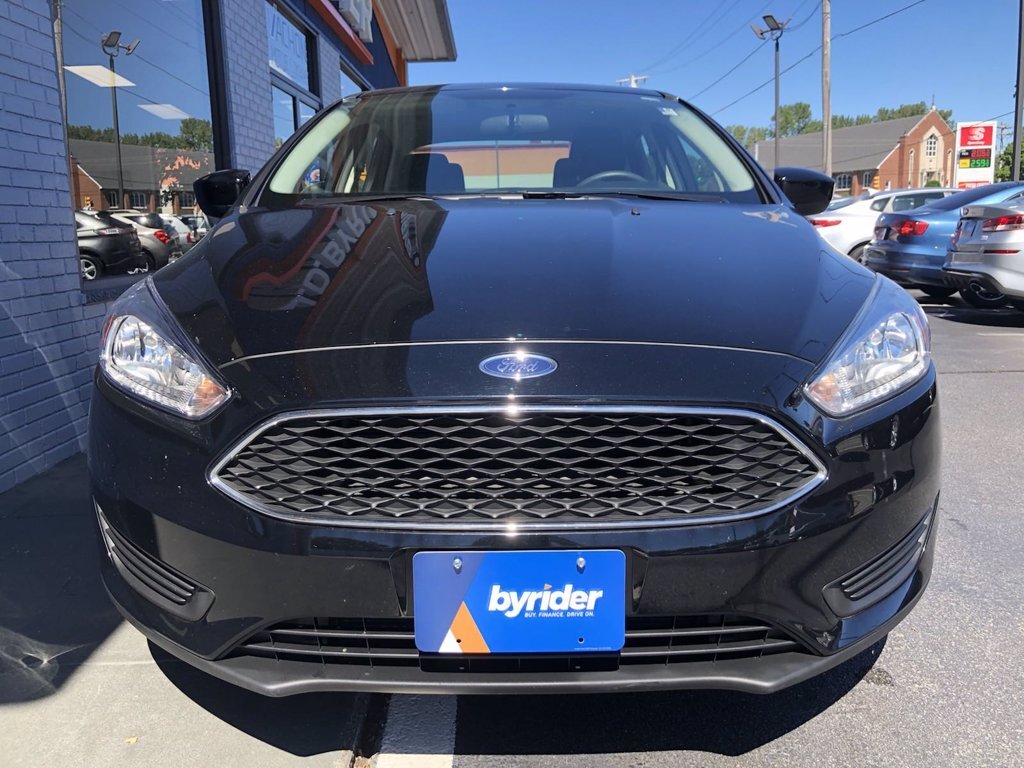2018 Ford Focus SE - Photo 2 - Los Angeles, CA 91306
