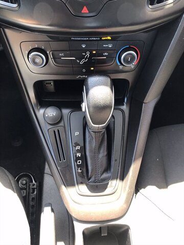 2018 Ford Focus SE - Photo 12 - Los Angeles, CA 91306